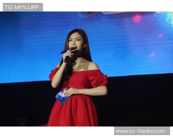 李依依足球之路：从青涩少女到赛场女神的成长故事